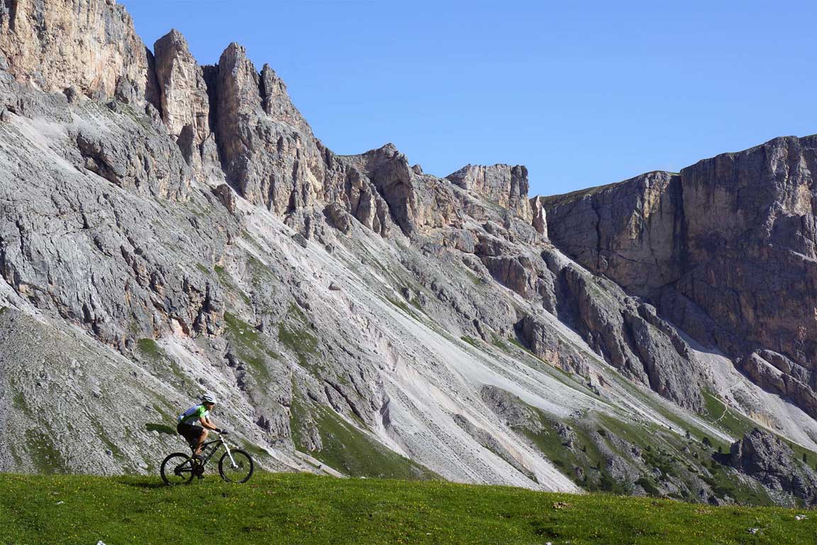 Giro in mountain bike in Val Gardena