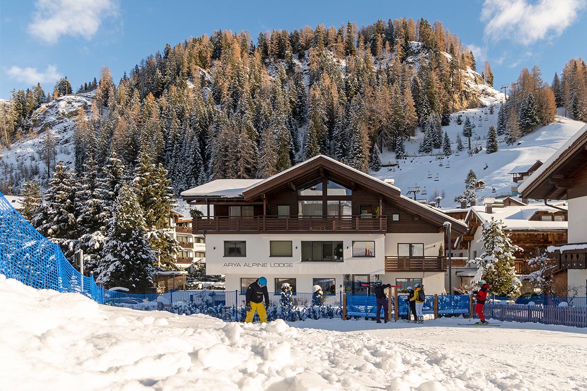 Garni Hotel aan de ski piste in Selva Gardena Wolkenstein