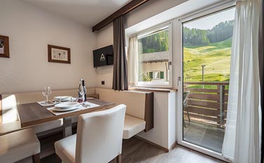 Rooms and Suites in the Garni Hotel Arya Alpine Lodge